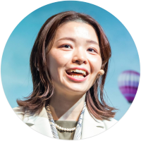 福井 麻里奈 氏